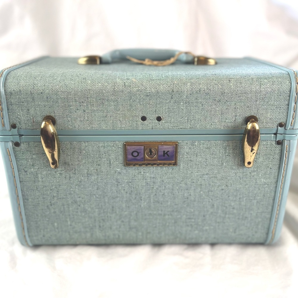Samsonite vintage luggage train case 4212 light blue
